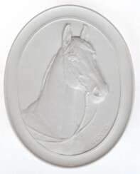 Meissen-Platte &quot;Gento&quot;, Biskuitporzellan, reliefiertes Pferdeporträt, oval, 1. Wahl, 16x13 cm, im Originalkarton mit Zertifikat