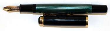 Füller &quot;Pelikan 400&quot;, mit 585er GG-Feder, schwarz/grünes Kunststoffgehäuse, L. 12,5 cm