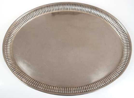 Tablett, oval, 800er Silber, mit geripptem Rand, 832 g, 1,8x40,5x30,5 cm - фото 1