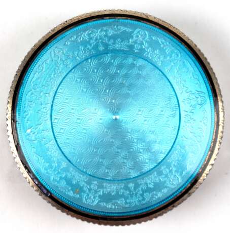 Pillendöschen, Frankreich, 900er Silber, innen vergoldet, beidseitig hellblaue Transluzidemaille, H. 1 cm, Dm. 4,5 cm - фото 1