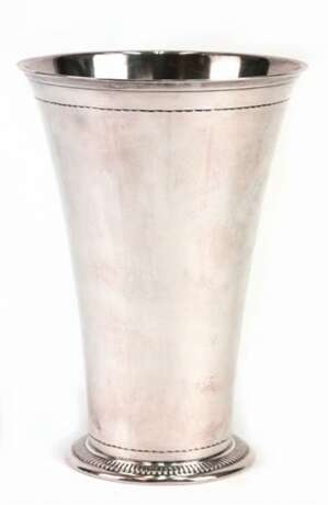 Vase, Schweden 1945, GAB, Silber, punziert, 305 g, runder Stand mit Stabfries, H. 18 cm - Foto 1