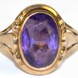 Ring, 333er GG, mit oval facettiertem Amethyst, ges. 2,37 g, RG 54 - Foto 1