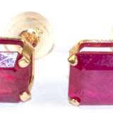 Paar Ohrstecker, 585er GG, Rubine, Maße ca. 7x5,5 mm, Silikonaufstecker mit Goldinlay - photo 1