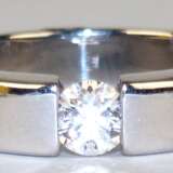 Brillant-Ring, 750er WG, mit Solitär W/P1 von 0,5 ct., punziert, ges. 10,1 g, RG 58,5 - photo 1