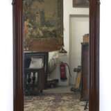 Großer Biedermeier-Spiegel, um 1840, Mahagoni furniert, restauriert und Schellack poliert, 182x80x8 cm - фото 1