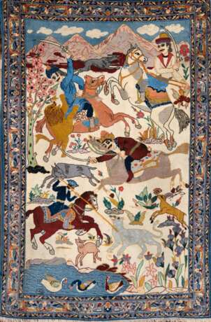 Bildteppich, Isfahan, Jagdszenen mit Reitern auf hellem Grund, blauer Rand, 97x66 cm - photo 1