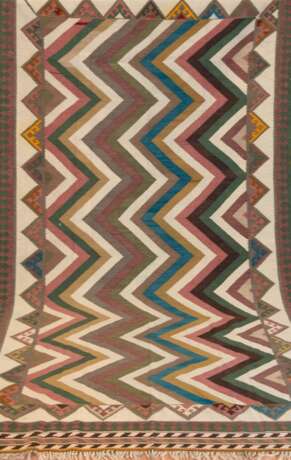 Persischer Kelim, hellgrundig mit geometrischem Muster, 261x146 cm - Foto 1