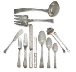 AN AMERICAN SILVER FLATWARE SERVICE