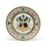 A CHINESE EXPORT PORCELAIN `BELGIAN MARKET` ARMORIAL PLATE - photo 1