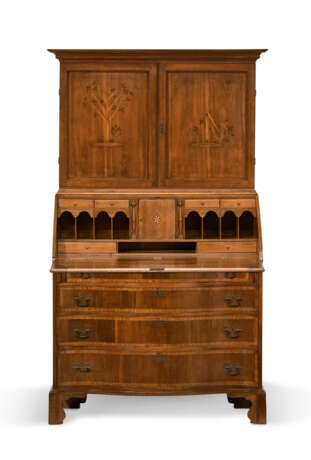 A FEDERAL INLAID CHERRYWOOD AND CHERRYWOOD VENEERED DESK-AND-BOOKCASE - Foto 1