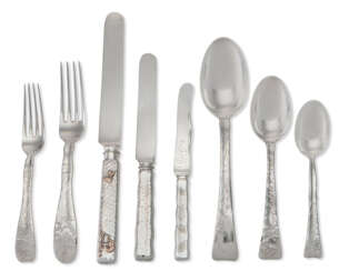 AN AMERICAN SILVER FLATWARE SERVICE