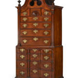 THE HALL FAMILY CHIPPENDALE CARVED MAHOGANY BONNET-TOP BLOCK-FRONT CHEST-ON-CHEST - photo 2