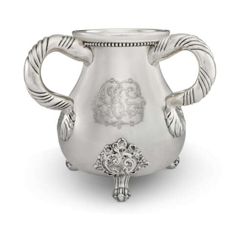AN AMERICAN SILVER THREE-HANDLED LOVING CUP - Foto 2
