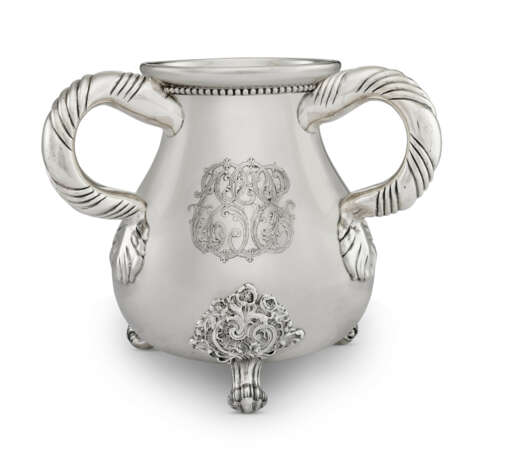 AN AMERICAN SILVER THREE-HANDLED LOVING CUP - Foto 3
