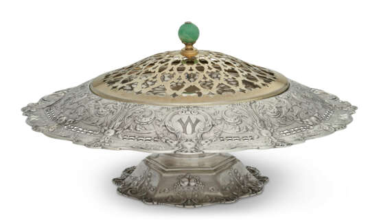AN AMERICAN SILVER CENTERPIECE BOWL AND GILT SILVER-PLATED FLOWER GRID - photo 1