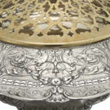 AN AMERICAN SILVER CENTERPIECE BOWL AND GILT SILVER-PLATED FLOWER GRID - photo 2