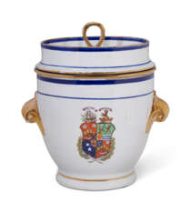 A CHINESE EXPORT PORCELAIN &#39;SCOTTISH MARKET&#39; ARMORIAL ICE PAIL, COVER AND LINER