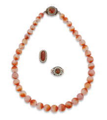 A SUITE OF AMERICAN GOLD, AGATE, AND PEARL JEWELRY