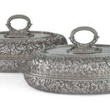 A PAIR OF AMERICAN SILVER ENTR&#201;E DISHES AND CONVERTABLE COVERS - Foto 1