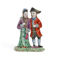 A CHINESE EXPORT PORCELAIN &#39;EUROPEAN SUBJECT&#39; FIGURE GROUP