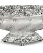 Punch bowl. AN AMERICAN SILVER PUNCH BOWL