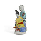 A CHINESE EXPORT PORCELAIN `PEDICURE` EROTIC FIGURE GROUP - фото 4