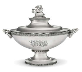 AN AMERICAN SILVER SOUP TUREEN AND COVER