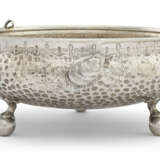 AN AMERICAN SILVER AND MIXED-METAL SERVING BOWL - Foto 2