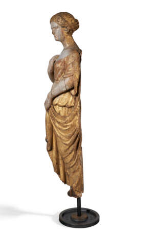 A CARVED AND GILTWOOD FIGURE OF A MAIDEN - фото 2