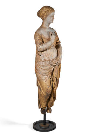 A CARVED AND GILTWOOD FIGURE OF A MAIDEN - фото 6