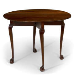 A CHIPPENDALE MAHOGANY DROP-LEAF TABLE