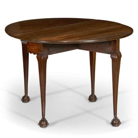 A CHIPPENDALE MAHOGANY DROP-LEAF TABLE - photo 7