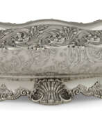 Black, Starr & Frost. AN AMERICAN SILVER PRESENTATION CENTERPIECE BOWL OF YACHTING INTEREST