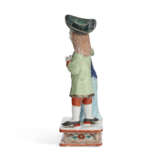 A CHINESE EXPORT PORCELAIN `EUROPEAN SUBJECT` FIGURE GROUP - фото 3