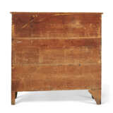 A FEDERAL PAINT-GRAINED "MATTESON-TYPE" BASSWOOD CHEST-OF-DRAWERS - Foto 4