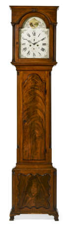 A LATE CHIPPENDALE MAHOGANY TALL-CASE CLOCK - Foto 1