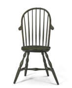 Naturholz. A GREEN-PAINTED HICKORY, POPLAR AND MAPLE BOW-BACK WINDSOR SIDE CHAIR