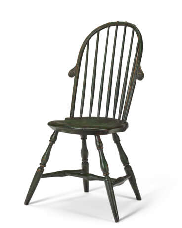 A GREEN-PAINTED HICKORY, POPLAR AND MAPLE BOW-BACK WINDSOR SIDE CHAIR - Foto 4
