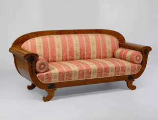 Sofa im Biedermeier-Stil.