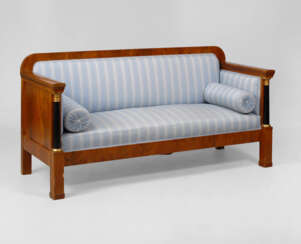 Sofa im Biedermeier-Stil.