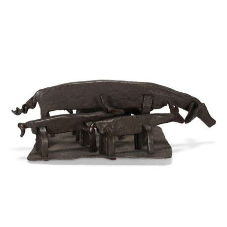 A SET OF NINE IRON FIGURES AND GROUPS OF ANIMALS - Foto 7