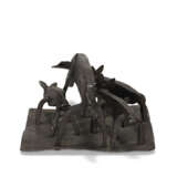 A SET OF NINE IRON FIGURES AND GROUPS OF ANIMALS - фото 12
