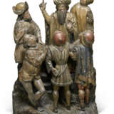 A POLYCHROME AND GILT-CARVED GROUP OF A BEARDED MAN SURROUNDED BY FOLLOWERS - Foto 1