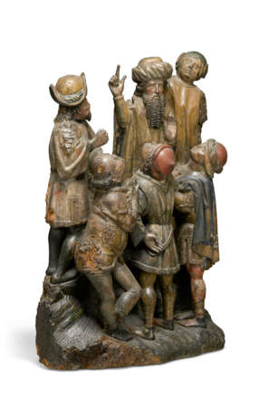A POLYCHROME AND GILT-CARVED GROUP OF A BEARDED MAN SURROUNDED BY FOLLOWERS - Foto 3