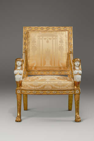 A PAIR OF LATE LOUIS XVI WHITE-PAINTED AND GILTWOOD FAUTEUILS - Foto 3