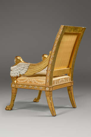A PAIR OF LATE LOUIS XVI WHITE-PAINTED AND GILTWOOD FAUTEUILS - Foto 6