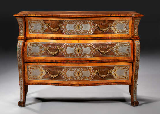 A PAIR OF SOUTH GERMAN WALNUT, FRUITWOOD, BRASS AND PEWTER-INLAID BOULLE MARQUETRY COMMODES - фото 10