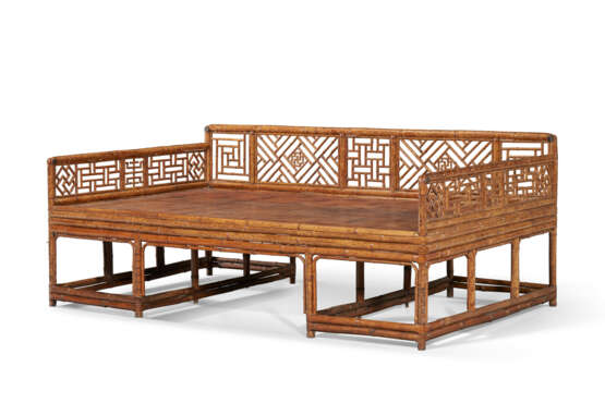 A VERY RARE CHINESE LARGE SPOTTED BAMBOO LUOHAN BED, LUOHANCHUANG - photo 2