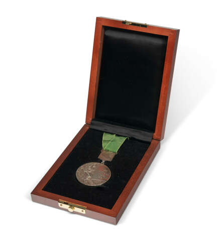 AN OLYMPIC GOLD MEDAL - Foto 5