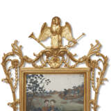 A CHINESE EXPORT REVERSE-PAINTED MIRROR IN A GEORGE III GILTWOOD FRAME - Foto 2